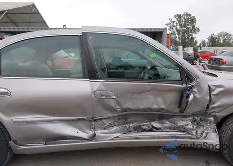 2002 Nissan Maxima Gxe z USA, uszkodzony, nr VIN JN1DA31D12T206949